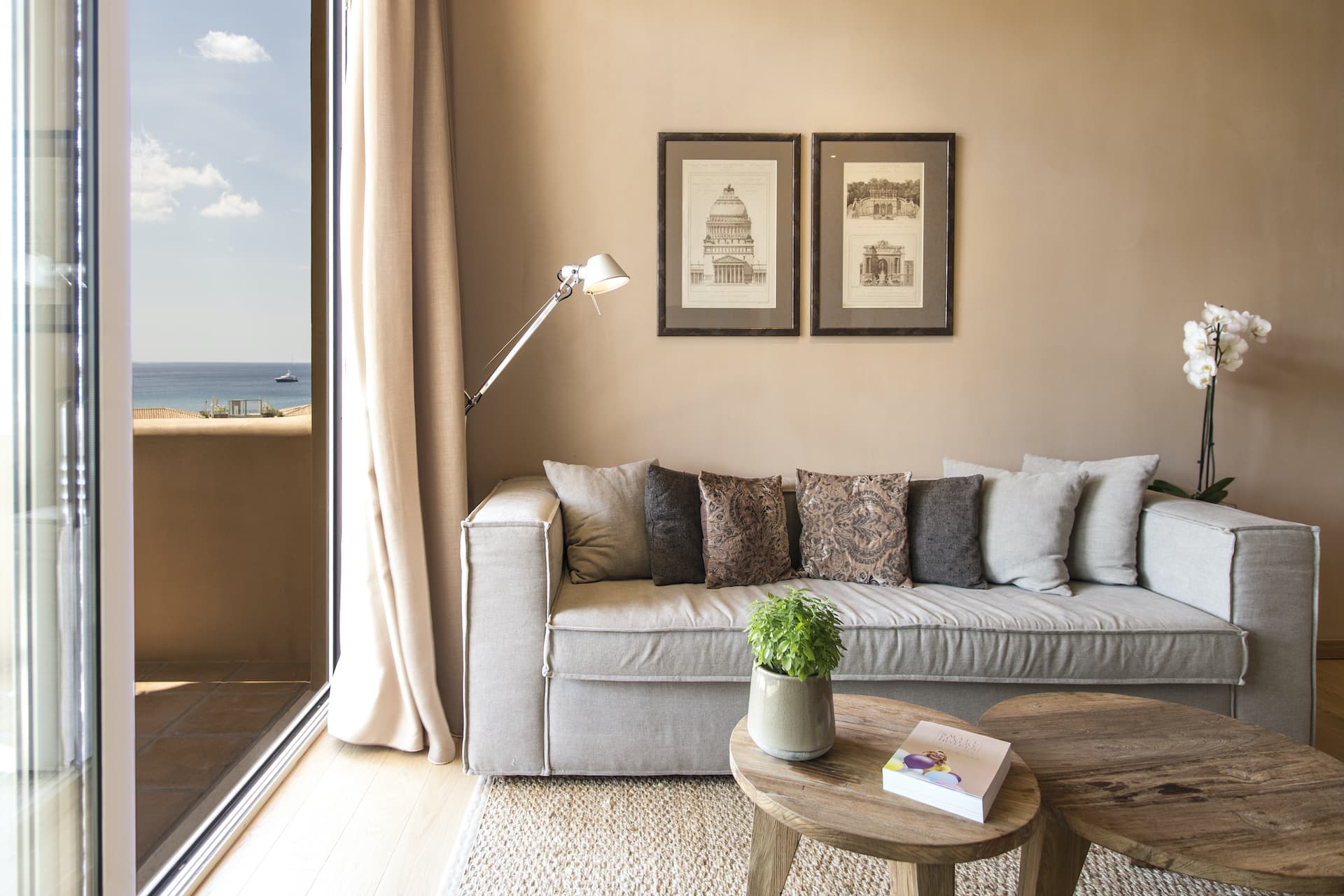 Exclusive Discount To Suite!